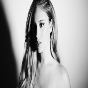 Alina Baraz fotoattēls