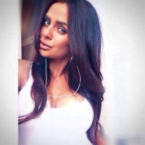 Chizmalarda ogzaki jinsiy aloqa Oksana Marchenkoning mushuk va kokraklari