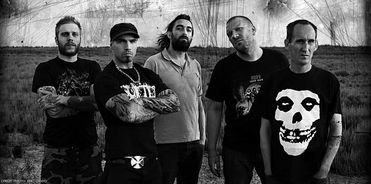 Mass hysteria ‎– a l'olympia. Goth mass hysteria. Mass hysteria band. истерия оркестра группа. Mass hysteria maniac.