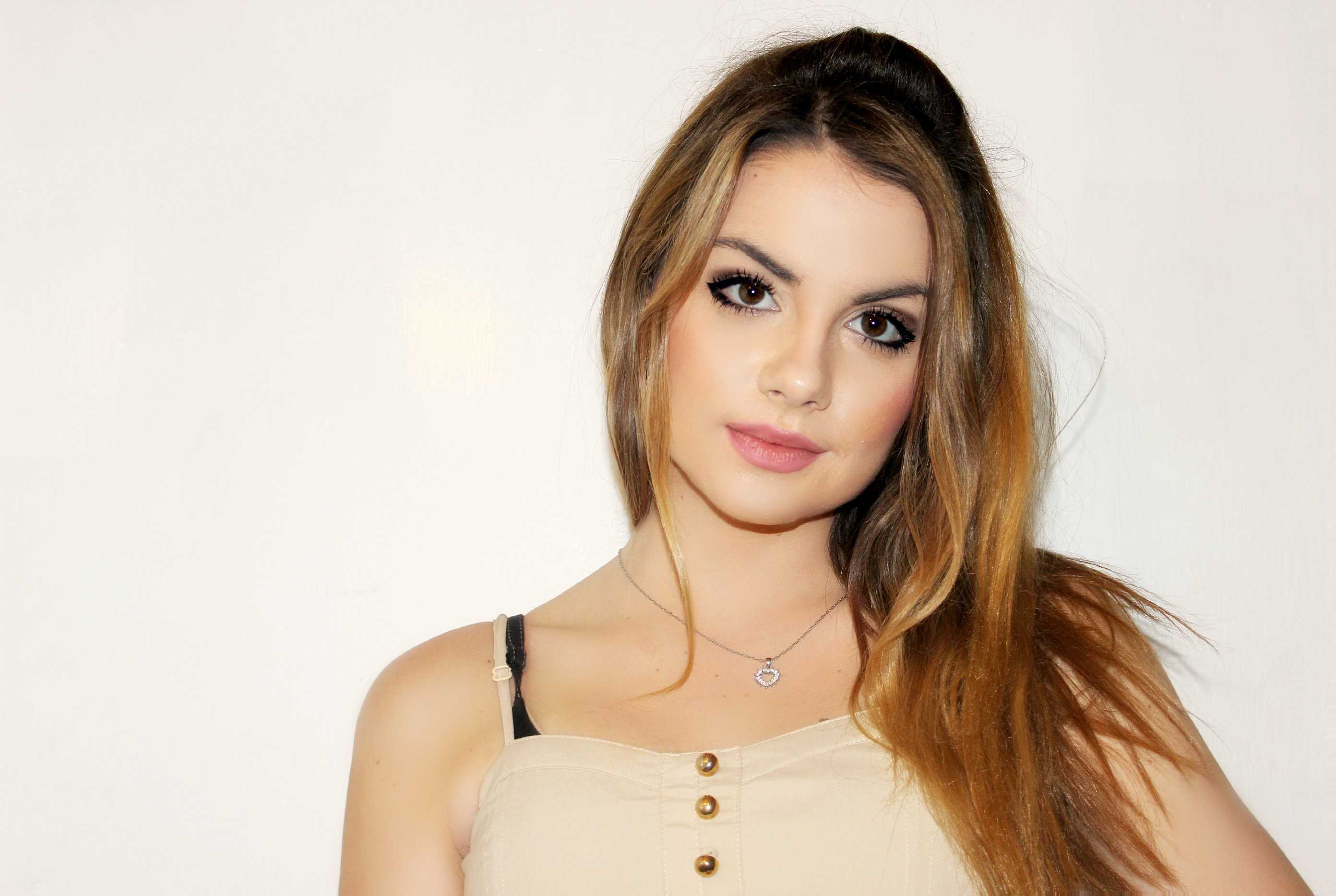 Chelsea Collins from USA | Popnable