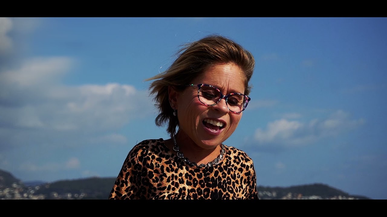 Elodie Costa Baisse Pas Les Bras Songs released by Elodie Costa from France | Popnable