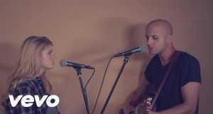 Fortune Cookie (Acoustic) Glazbeni video