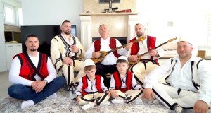 Lavdi Djemve Te Merturit Video musicale