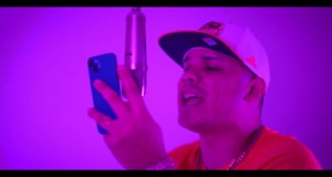 Rojo Musik Video