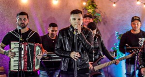Y Si Me Dejas Bidiyon Kiɗa