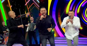 Garo Farbaj Se U Plavo