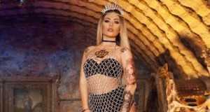 I'm The Queen (English Version) Bhidio Ciùil