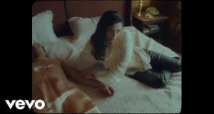 Aunque Te Mueras Por Volver Music Video