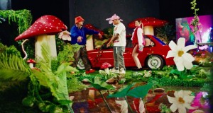 Llama A Tu Amiga Music Video