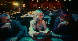 La Cajita Music Video