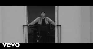 Comme À L'ancienne Music Video