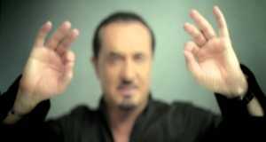 Apistos Musiek video