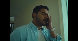 Sesuatu أغنية مصورة