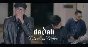 Dia Atau Diriku Musik-Video