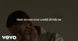 Divide Hudobné video