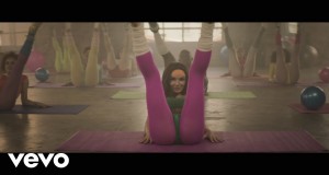 Mani In Alto Music Video