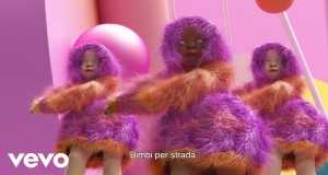 Bimbi Per Strada (Children) Music Video