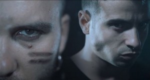 Humans Vs Apes Glasbeni video