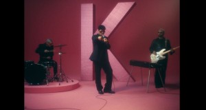 Tu Con Chi Fai L'amore Music Video