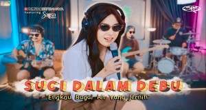 Suci Dalam Debu