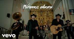 Míranos Ahora Glasbeni video