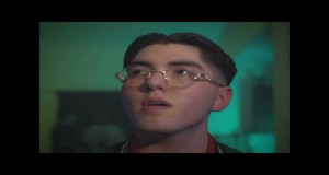 Siente Más Music Video