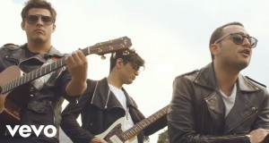 Con La Cara En Alto Music Video