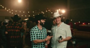 Vivo A Mi Modo Musiqa video