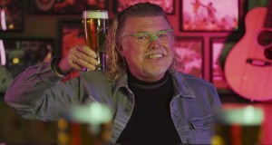 Drink Het Leven Musiek video