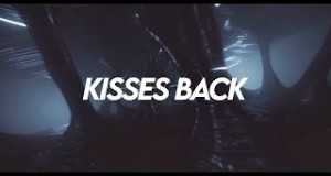 Kisses Back Bidiyon Kiɗa