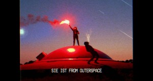 Outerspace Clip musical