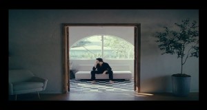 Tan Fuerte Video musical
