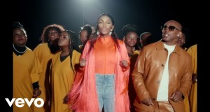 Uhamba Nathi Musiikkivideo
