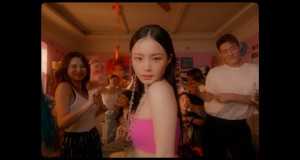 Red Lipstick Bidiyon Kiɗa