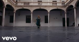 La Primavera Müzik video