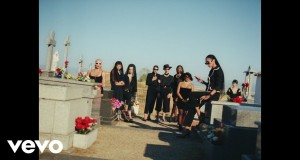 Demasiadas Mujeres Music Video