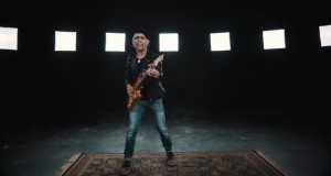 Entre Dos Mares Music Video