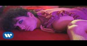 Rey Del Glam Waiata Waiata