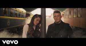 Un Beso En Madrid Music Video