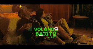 Volando Bajito Video musicale