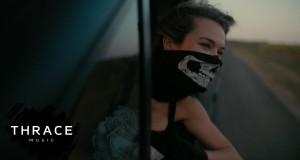 Eyes On The Low Video âm nhạc