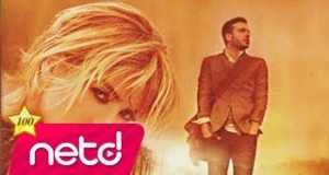 Aşkla Ayni Değil Video Musik