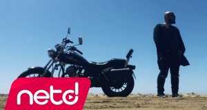 Büyüyoruz Video musical