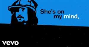 She's On My Mind Müzik video