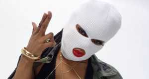 On Me Musiqi video