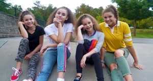 Ponytail Glazbeni video