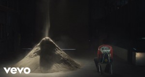 Ant Pile Hudobné video