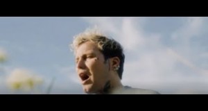 I'm Telling You Now Musikvideo