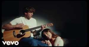 Carried Away Clip musical