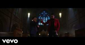El Beso Que No Le Di Music Video